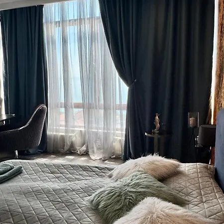 New! Luxury Apartment *